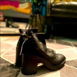 ZARA LEATHER BOOTIES